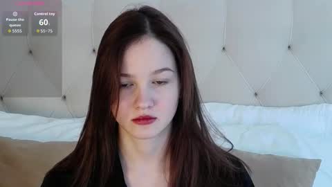 Snapshot of michelle_roux chatting on December 2025 05:01:01 AM Michelle online show from December 2025 05:01:01 AM