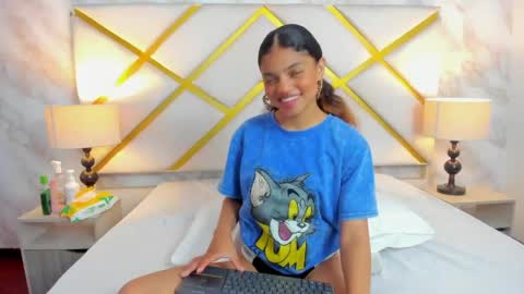 michellebronx online show from June 2026 11:45:02 AM