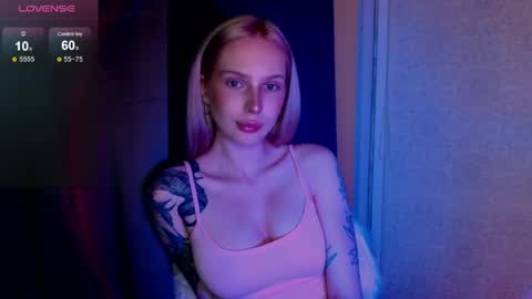 Snapshot of michellevelour chatting on May 2026 05:17:02 PM Michelle online show from May 2026 05:17:02 PM