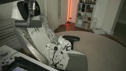 Mickaela West online show from December 2025 11:09:02 PM