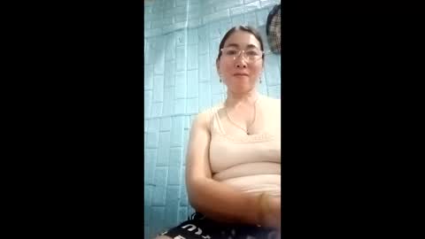 Snapshot of mickye00 chatting on April 2026 06:38:02 AM Miky online show from April 2026 06:38:02 AM