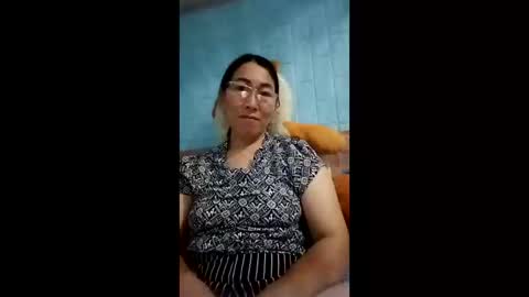 Snapshot of mickye00 chatting on May 2026 01:28:01 PM Miky online show from May 2026 01:28:01 PM