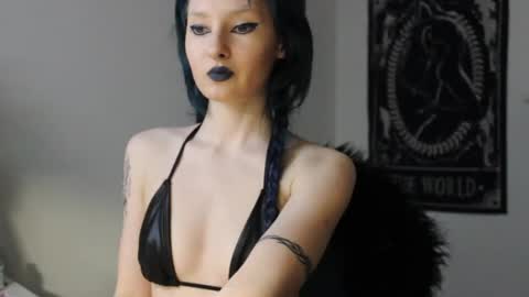 midnightsiren online show from April 2026 08:11:01 PM