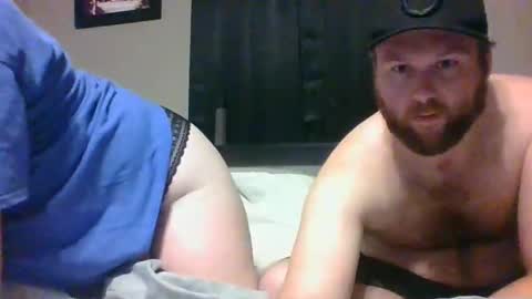 Snapshot of midwestlovers1990 chatting on December 2025 03:33:01 AM midwestlovers1990 online show from December 2025 03:33:01 AM