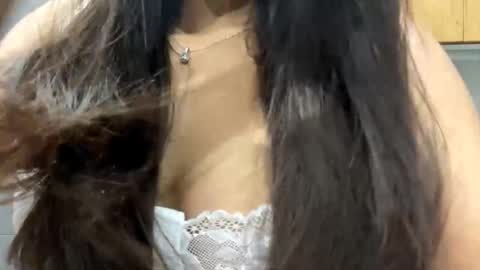 Mia online show from February 2026 05:42:01 PM