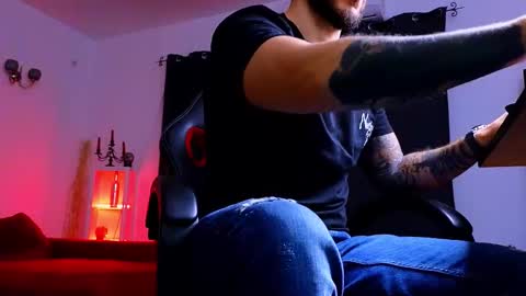 MightyAaron online show from September 2025 01:52:01 AM