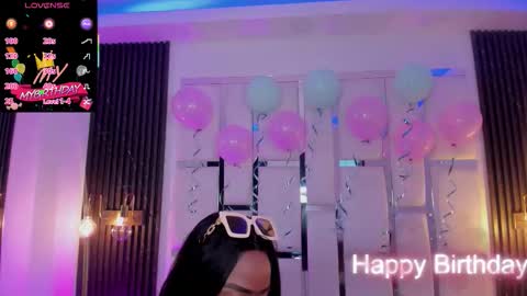 Miia Schwarz  online show from November 2025 03:04:01 PM