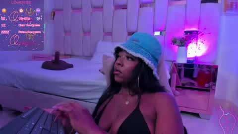 Miia Schwarz  online show from May 2026 11:35:01 PM