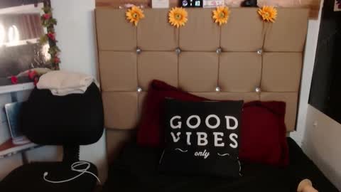 miia online show from November 2025 06:26:01 PM