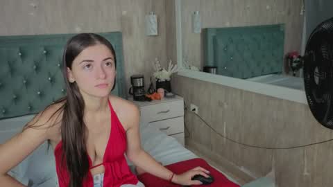 Snapshot of miia_velvett chatting on April 2026 03:17:02 PM miia_velvett online show from April 2026 03:17:02 PM