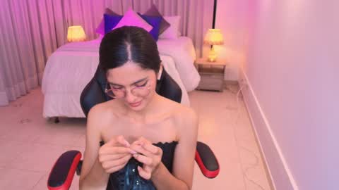 Mia online show from February 2025 03:48:01 AM