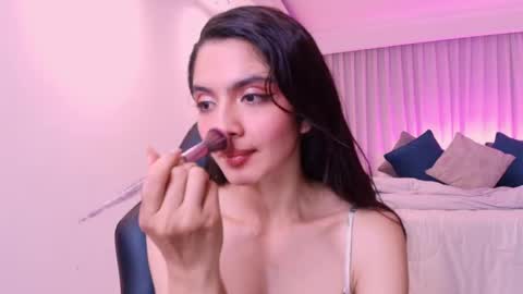 Mia online show from February 2025 07:17:01 AM