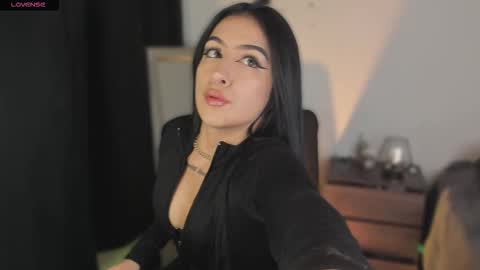 Snapshot of miiaa_stone chatting on November 2025 02:56:01 AM miiaa stone online show from November 2025 02:56:01 AM