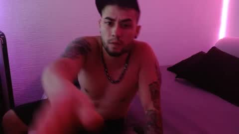 Snapshot of miialiiam0 chatting on January 2025 08:54:02 PM Mia and Liam online show from January 2025 08:54:02 PM