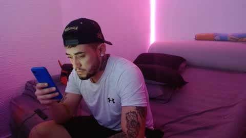 Snapshot of miialiiam0 chatting on January 2025 04:52:01 AM Mia and Liam online show from January 2025 04:52:01 AM