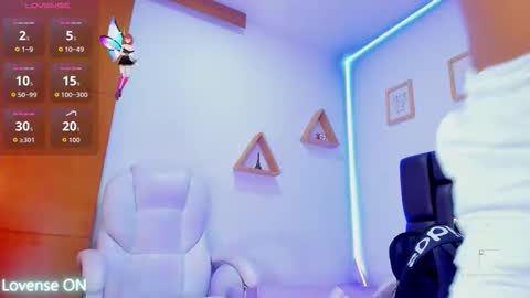 mia sofia online show from November 2025 12:49:01 PM