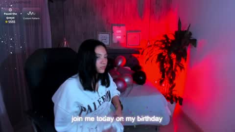 Snapshot of miichael_black chatting on December 2024 09:54:02 PM Michael Black online show from December 2024 09:54:02 PM