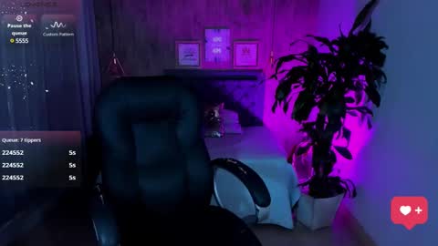 Snapshot of miichael_black chatting on February 2025 03:15:02 PM Michael Black online show from February 2025 03:15:02 PM