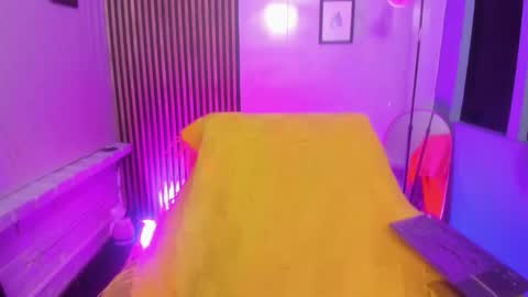 miilu  online show from March 2026 03:54:01 AM