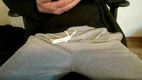 Snapshot of mik116 chatting on November 2025 09:53:01 AM mik online show from November 2025 09:53:01 AM