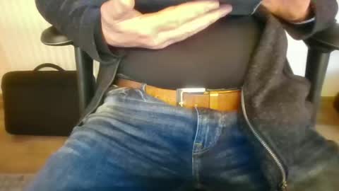 Snapshot of mik116 chatting on November 2025 12:15:02 PM mik online show from November 2025 12:15:02 PM