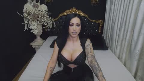 Mikaela online show from November 2025 04:45:01 AM