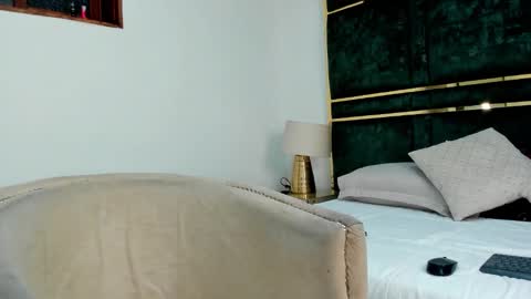 Mikaela blondie bigass online show from November 2025 11:43:01 AM