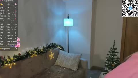 Snapshot of mikaelataron chatting on January 2026 09:31:01 PM Angel girl online show from January 2026 09:31:01 PM