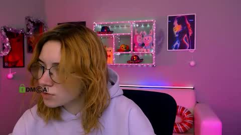 Snapshot of mikami_grey chatting on January 2026 10:06:02 AM Mika online show from January 2026 10:06:02 AM