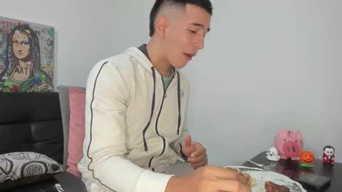 mike3xxx online show from October 2025 02:46:02 AM