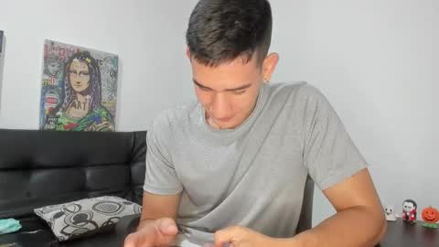 mike3xxx online show from November 2025 02:10:01 AM