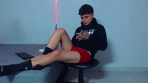 Mike IMDEPENDIENT MODEL online show from December 2025 03:33:01 AM