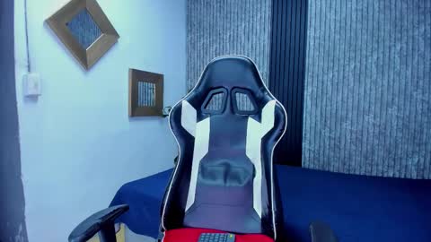 Mike 0233 online show from October 2025 04:26:01 AM