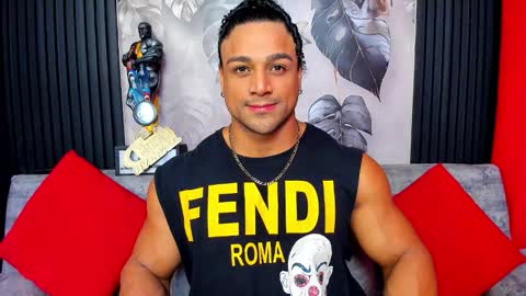 Snapshot of mike_estevess chatting on December 2025 10:02:01 AM online show from December 2025 10:02:01 AM