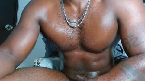 Snapshot of mike_kingcum chatting on January 2025 02:12:02 AM mike online show from January 2025 02:12:02 AM