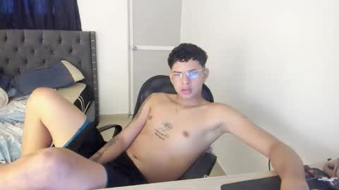 mike_master9 online show from October 2025 11:22:02 AM