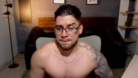 Snapshot of mike_montoya chatting on June 2026 01:14:01 AM Mike Montoya online show from June 2026 01:14:01 AM
