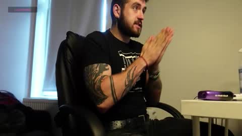 Snapshot of mike_platano chatting on September 2025 06:07:02 AM MIKE PLATANO online show from September 2025 06:07:02 AM