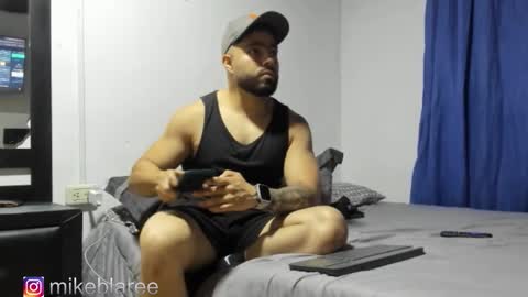 mikeblaree online show from November 2025 03:28:02 AM