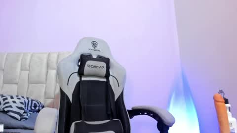 mikebradley15 online show from April 2026 12:10:01 PM