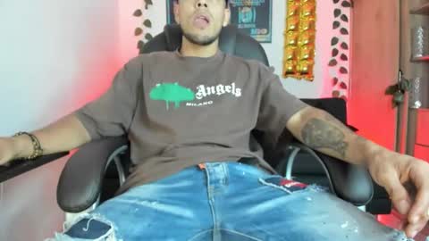 Snapshot of mikee_scooth chatting on December 2024 04:11:01 AM mikee_scooth online show from December 2024 04:11:01 AM