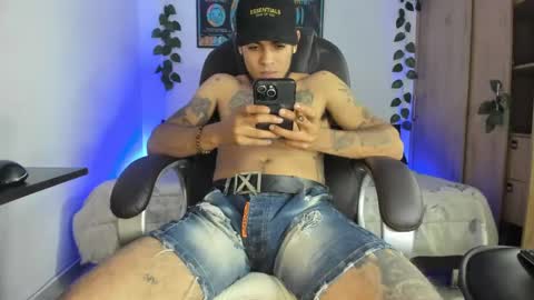 Snapshot of mikee_scooth chatting on February 2025 05:14:02 AM mikee_scooth online show from February 2025 05:14:02 AM