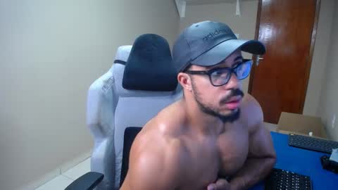 Snapshot of mikehotk chatting on December 2024 04:48:02 AM mikehotk online show from December 2024 04:48:02 AM