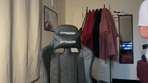 Snapshot of mikeiron126150 chatting on November 2025 11:32:02 PM mikeiron126150 online show from November 2025 11:32:02 PM