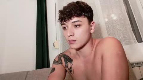 MikeLaur online show from October 2025 06:05:02 PM