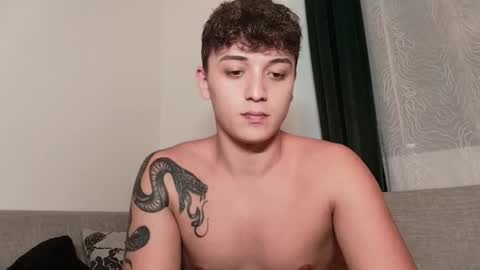 MikeLaur online show from October 2025 05:57:01 PM