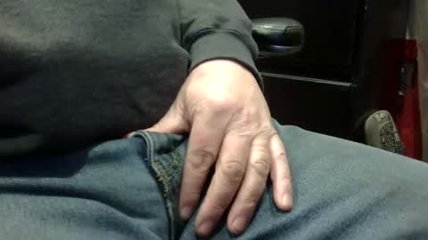 mikeoxlahng online show from January 2026 04:17:01 AM