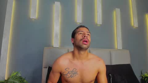 MIKE PARK  online show from October 2025 11:03:01 AM