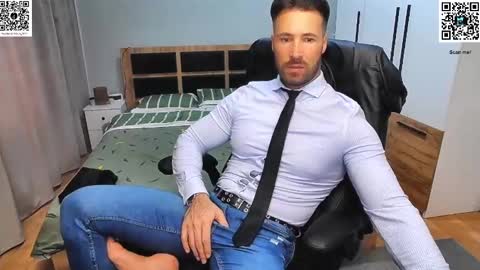 Snapshot of mikestrip chatting on January 2025 01:31:02 PM Mike online show from January 2025 01:31:02 PM