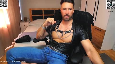 Snapshot of mikestrip chatting on March 2025 12:30:02 PM Mike online show from March 2025 12:30:02 PM